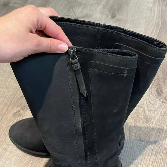 UGG Elly Nubuck Leather Black Water Resistant Boots - Picture 6 of 8